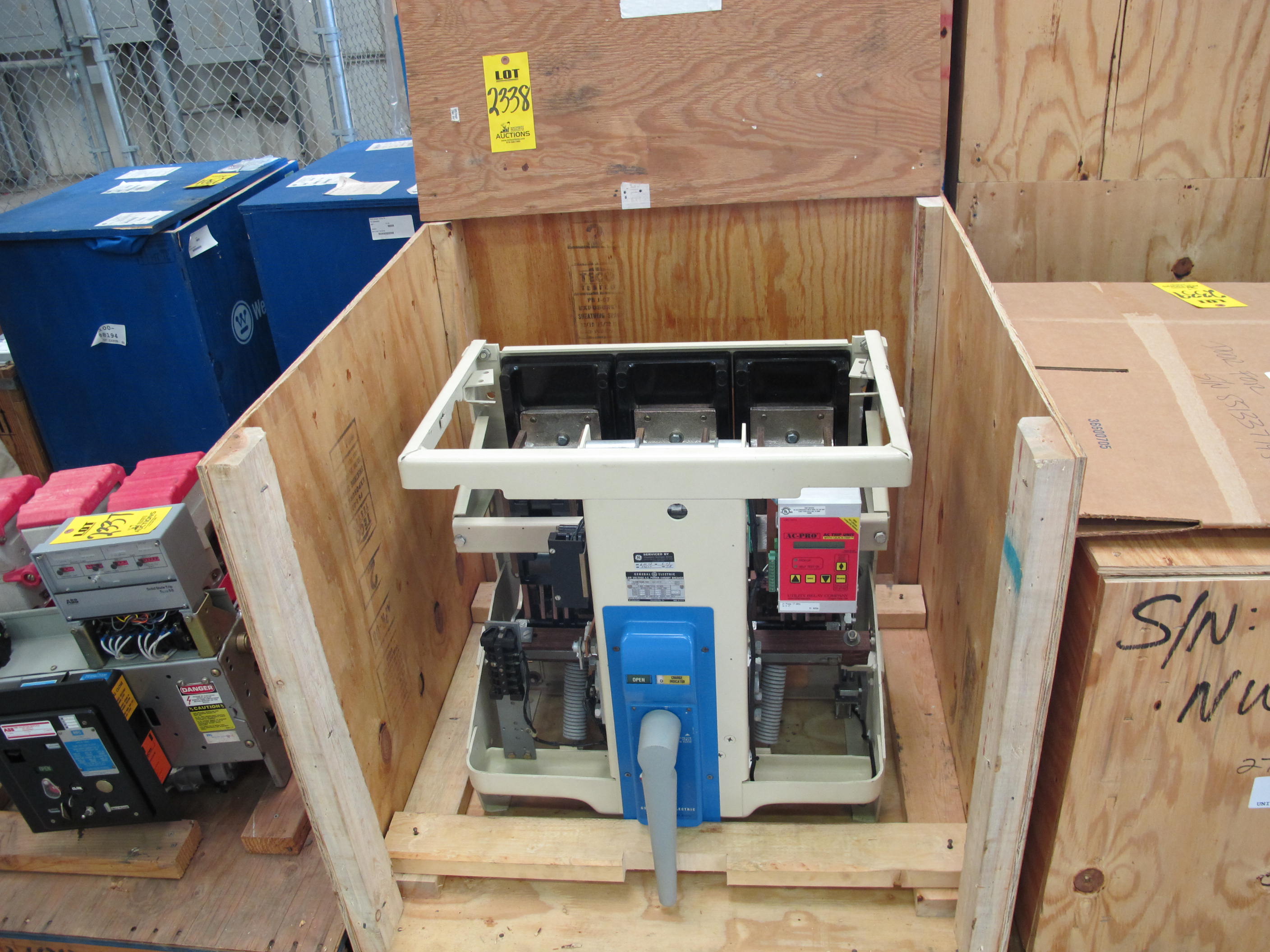 BREAKER, CIRCUIT TYPE, LOW VOLTAGE AC POWER KIND, 3000 AMP RATING, 600 VOLT RATING, 3 POLE. ORIGINAL SERIAL NUMBER OF 256A4021-453. 60 HERTZ, 65000A INTERRUPTING RATINGS AT 635 VAC. MANUALLY OPERATED, DRAW-OUT TYPE. RETROFITTED WITH NEW AC PRO SOLID STATE TRIP SYSTEM (LSIG), 120VAC SHUNT TRIP DEVICE. TOP BUS SHALL BE HORIZONTAL CONFIGURATION, BOTTOM BUS IS VERTICAL. PART # AK3-75-4 (W-44) LOADING & HANDLING FEE $15-